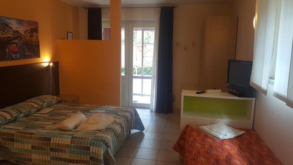 Residenza Villa Regina มอนซา ภายนอก รูปภาพ