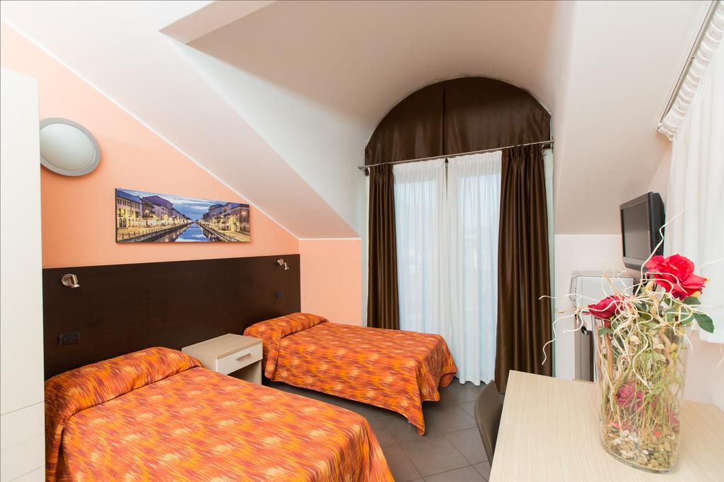 Residenza Villa Regina มอนซา ภายนอก รูปภาพ